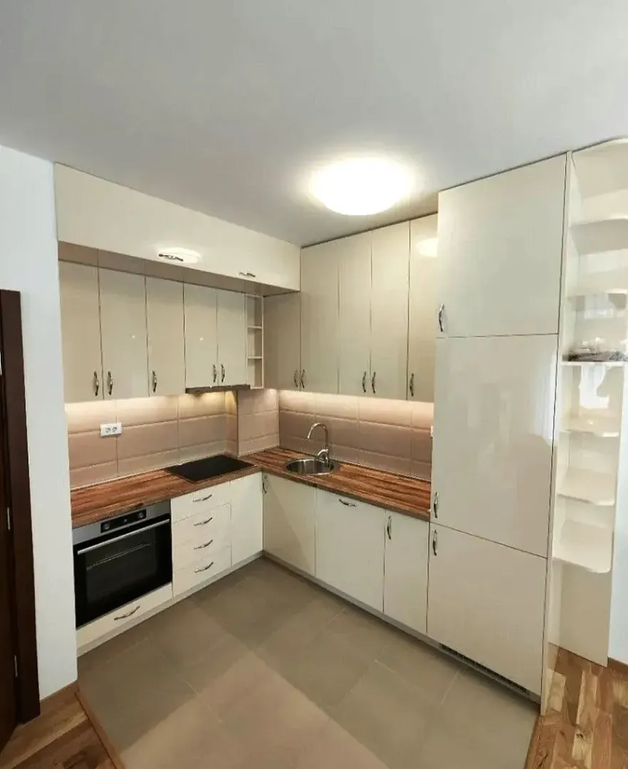 Izdavanje, dvosoban stan, 73m², Tuški Put, Podgorica