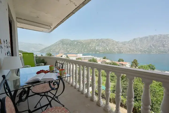 Sale, three bedroom apartment, 72m², Prčanj, Kotor