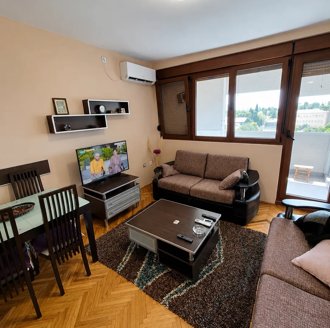 Rent, two bedroom apartment, 65m², Pejton, Podgorica