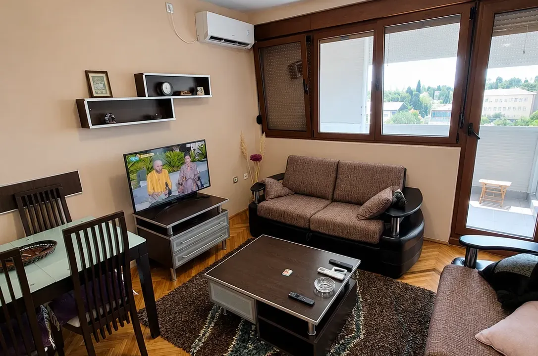Rent, two bedroom apartment, 65m², Pejton, Podgorica