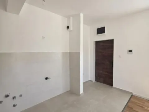 Prodaja, jednosoban stan, 41m², Podkošljun, Budva - image 2