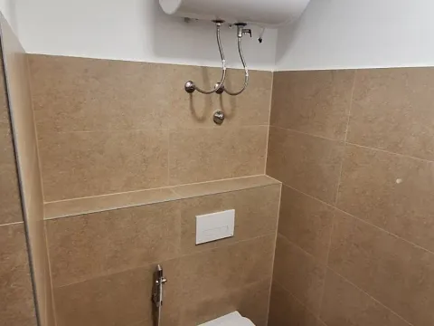 Rent, office space, 110m², Stari Aerodrom, Podgorica - image 11