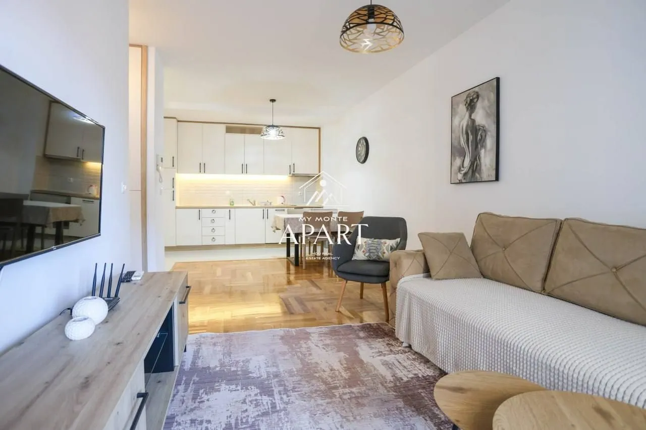 Rent, one bedroom apartment, 47m², Bečići, Budva