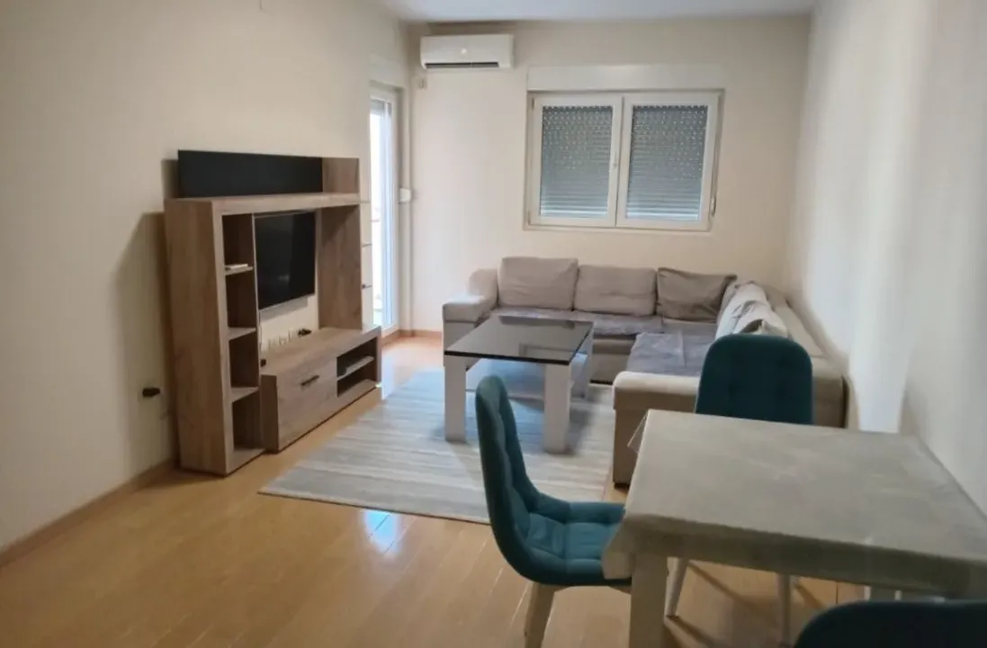 Izdavanje, jednosoban stan, 46m², City Kvart, Podgorica