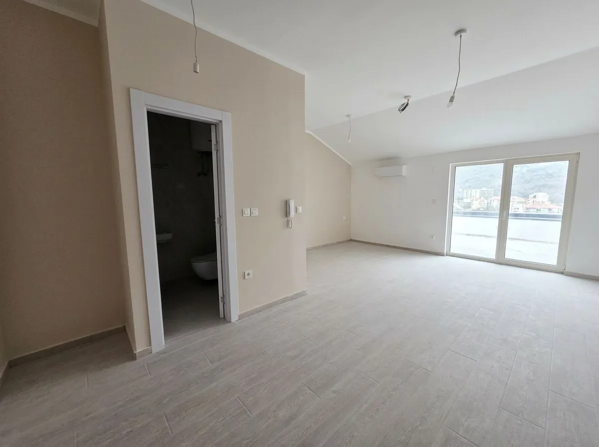 Prodaja, garsonjera, 36m², Bečići, Budva