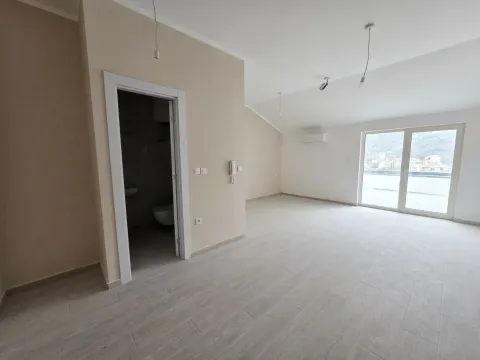 Prodaja, garsonjera, 36m², Bečići, Budva - image 1