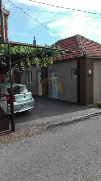 Sale, house, 800m², Momišići, Podgorica