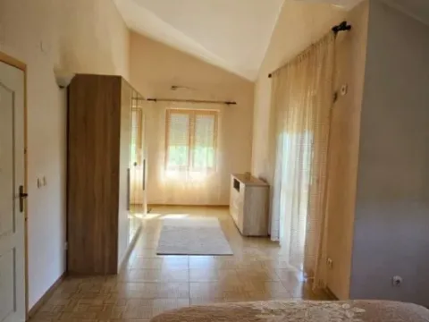 Prodaja, kuća, 220m², Kosić, Danilovgrad - image 10