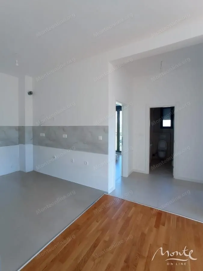 Sale, two bedroom apartment, 61m², Polje, Bar