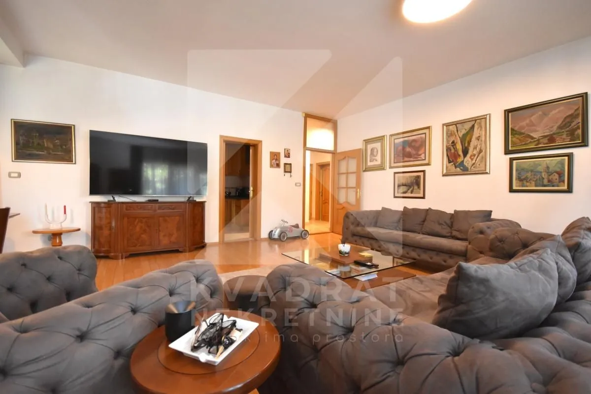 Prodaja, trosoban stan, 141m², Kruševac, Podgorica