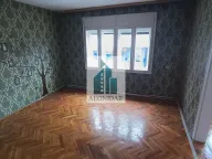 Izdavanje, trosoban stan, 90m², Čair, Niš - image 1