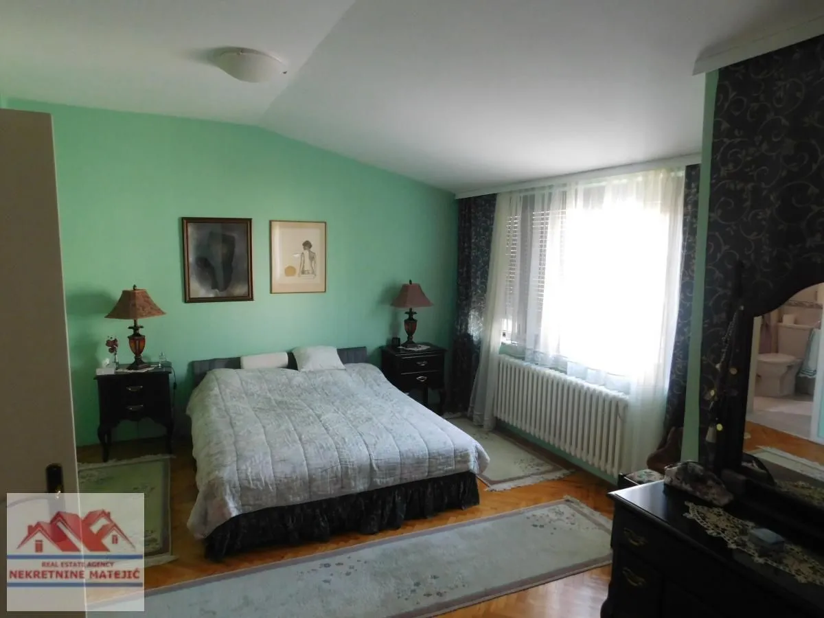 Prodaja, stan, 151m², Vašarište, Kragujevac