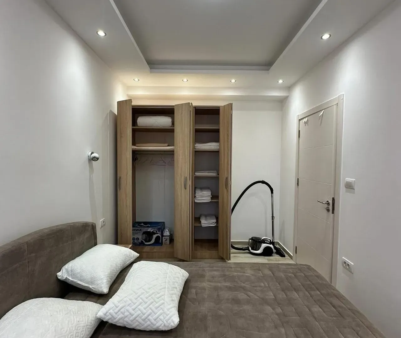 Izdavanje, jednosoban stan, 42m², Centar, Tivat