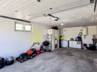 Rent, house, 194m², Tološi, Podgorica - image 34