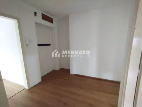 Izdavanje, dvosoban stan, 51m², Lesnina, Zrenjanin - image 6