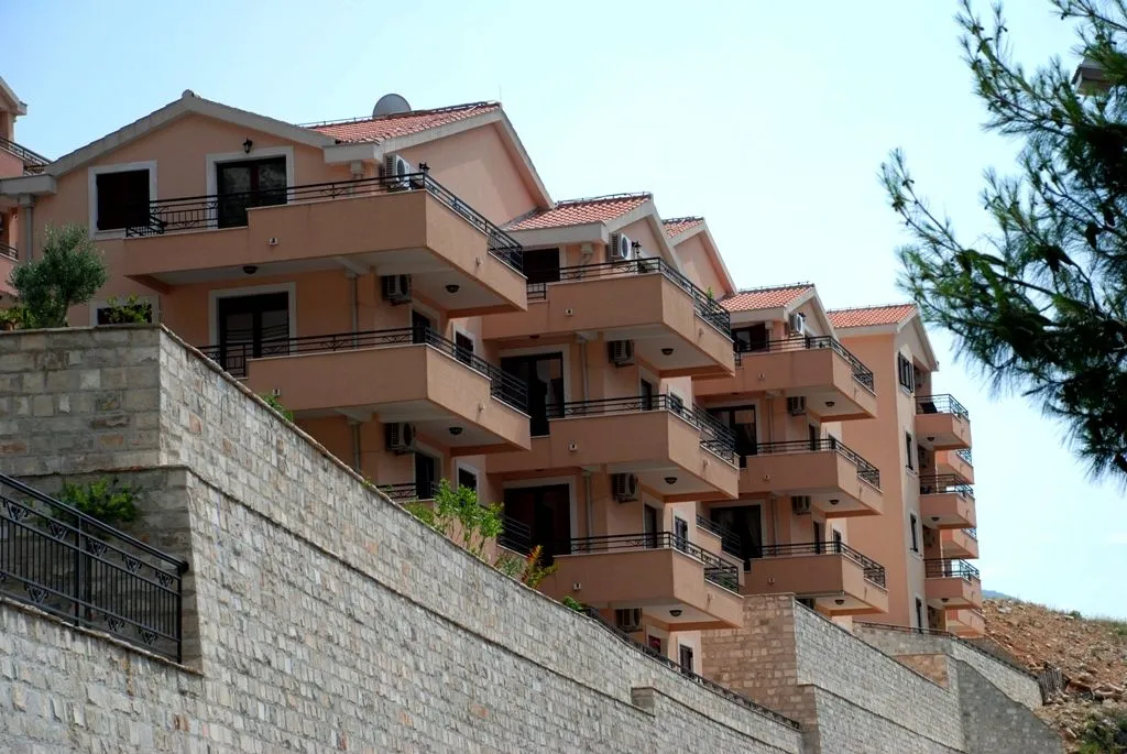 Prodaja, stan, 57m², Risan, Kotor
