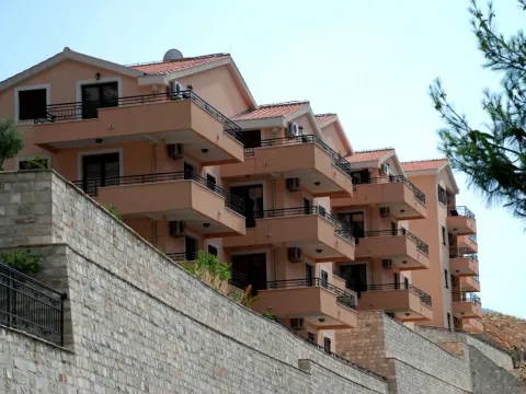 Prodaja, stan, 57m², Risan, Kotor - image 2