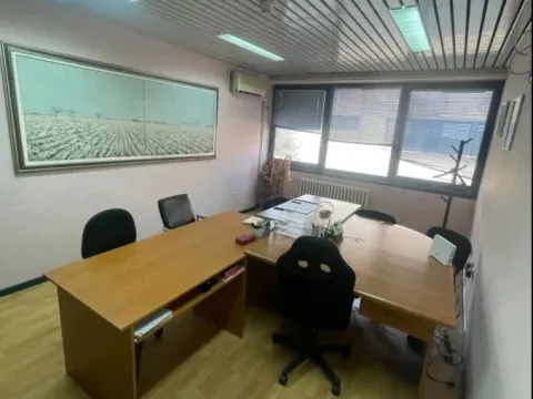 Izdavanje, poslovni prostor, 30m², Sajmište, Novi Sad - image 2