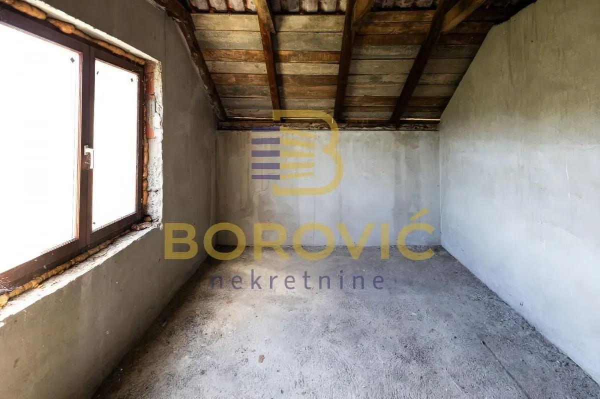 Prodaja, kuća, 204m², Voždovac Sve Podlokacije, Beograd