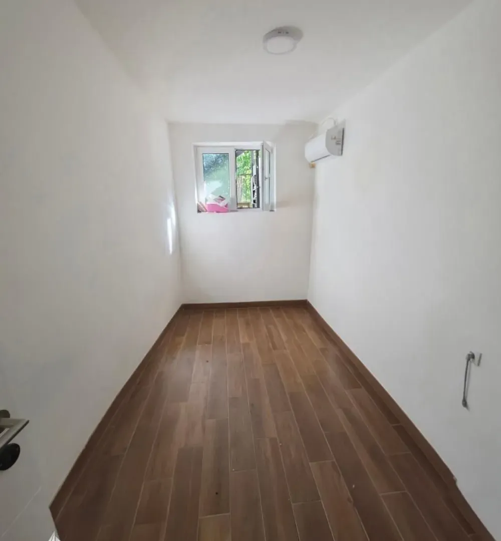 Prodaja, trosoban stan, 65m², Zemun Sve Podlokacije, Beograd