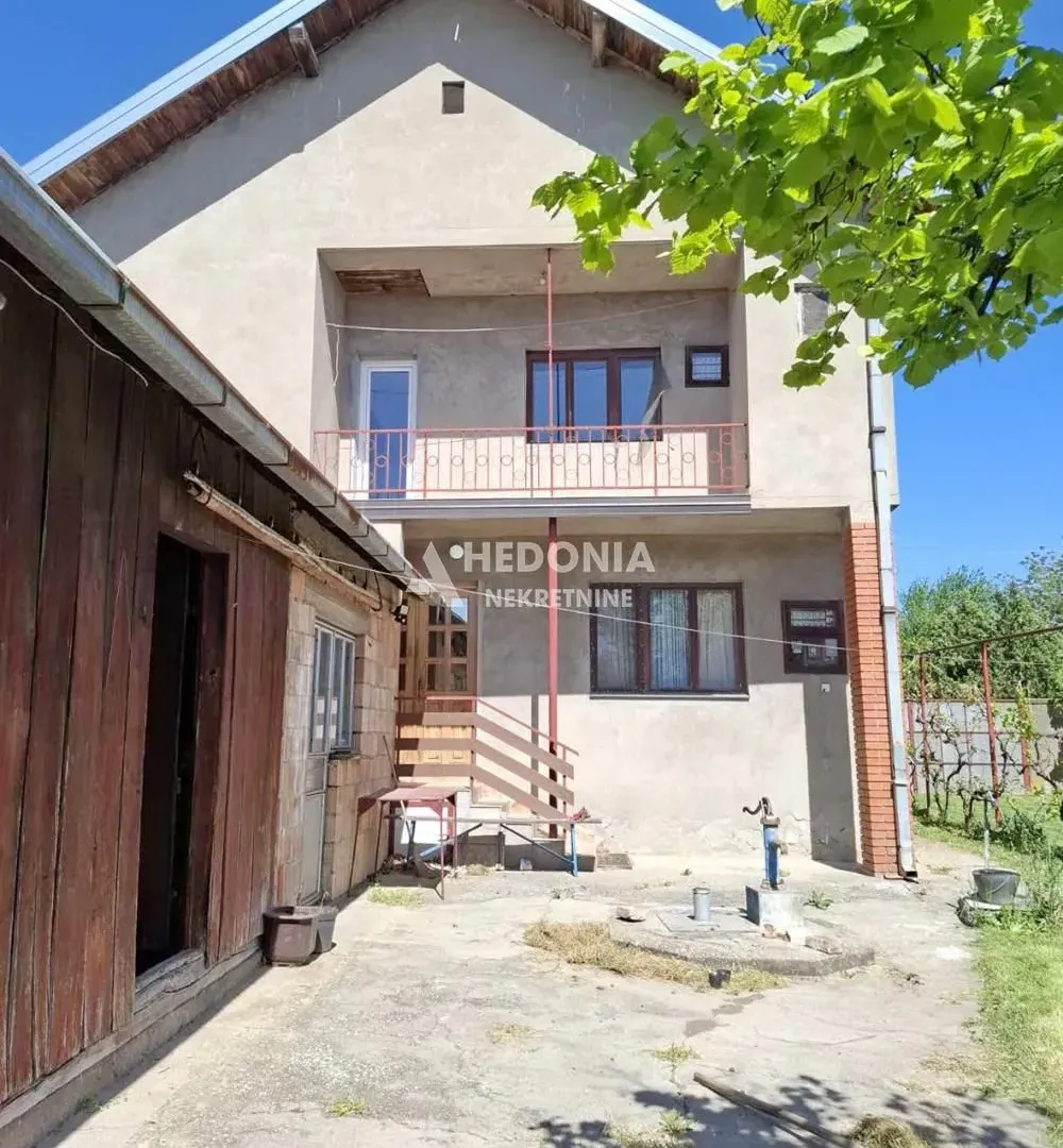 Prodaja, kuća, 176m², Centar, Inđija