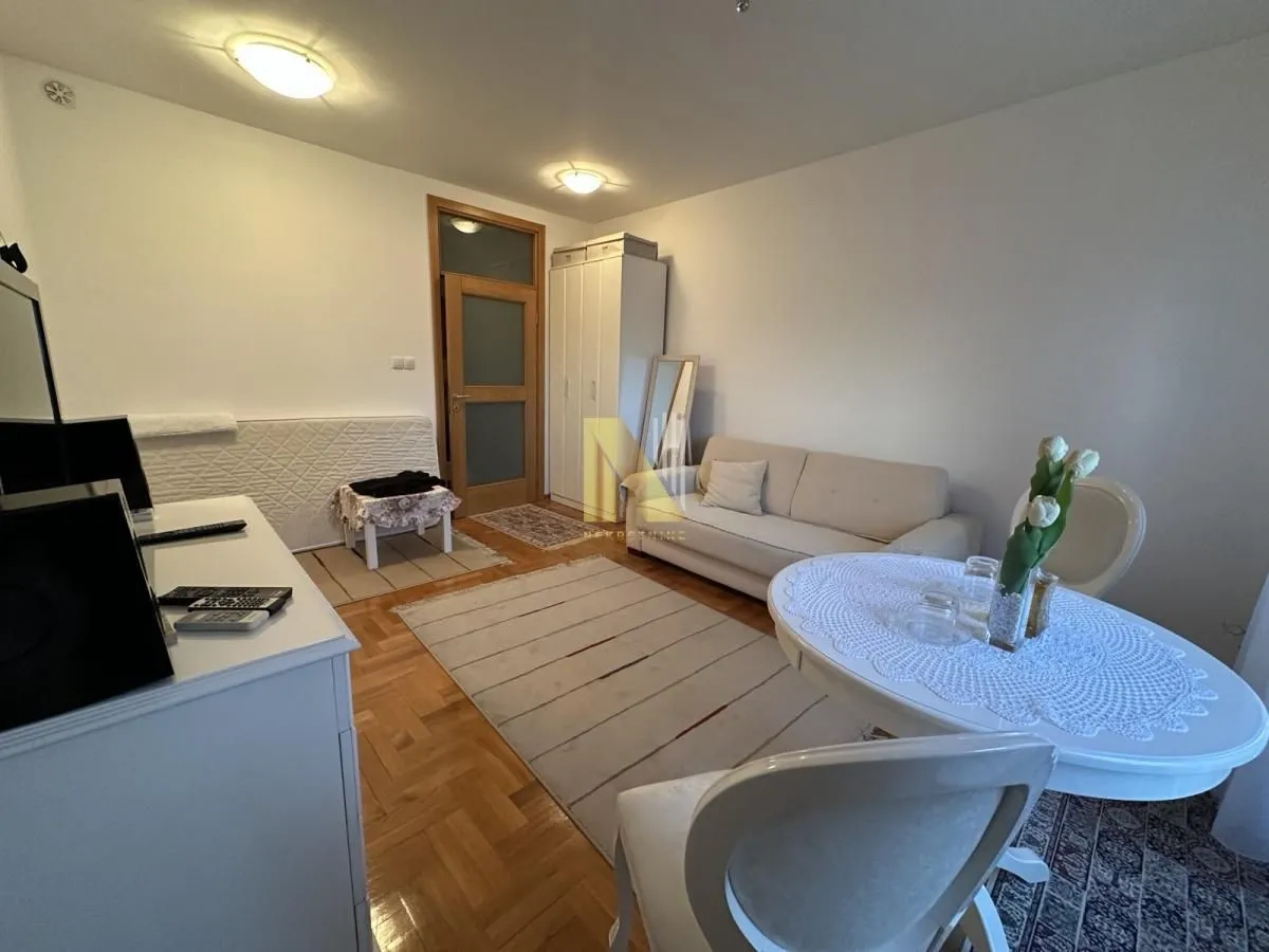 Prodaja, garsonjera, 24m², Bulevar Evrope, Novi Sad Sve Podlokacije