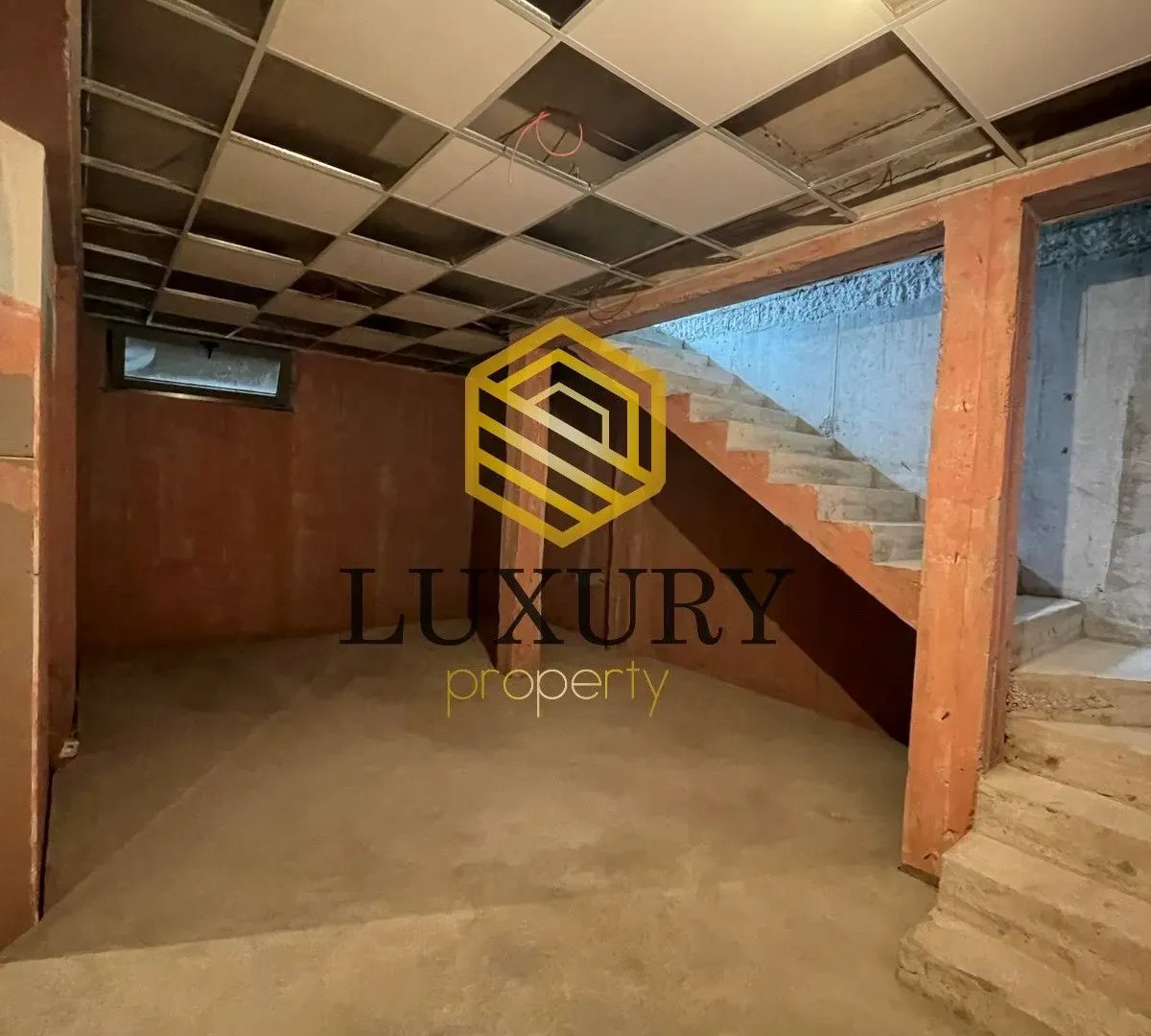 Izdavanje, poslovni prostor, 150m², Zagorič, Podgorica