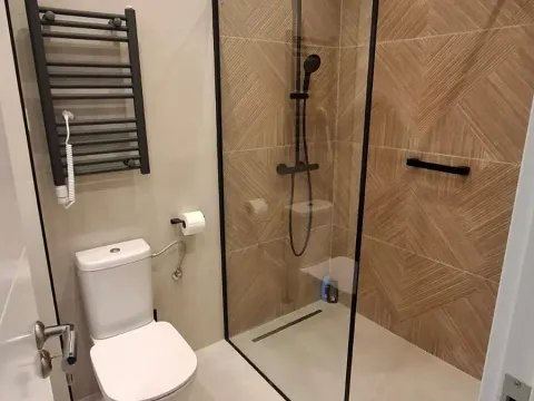 Izdavanje, dvosoban stan, 75m², Preko Morače, Podgorica - image 13