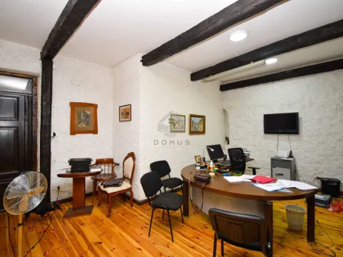 Izdavanje, poslovni prostor, 60m², Centar, Podgorica