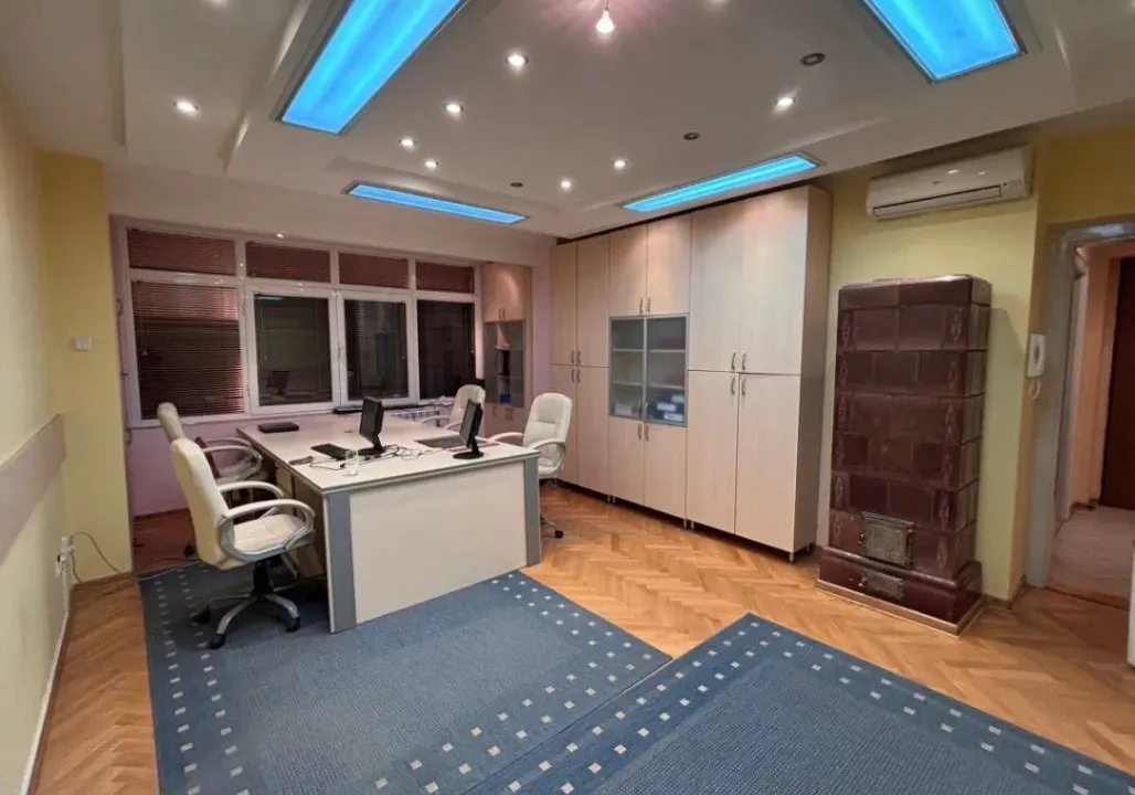 Izdavanje, poslovni prostor, 60m², Stari Grad, Beograd