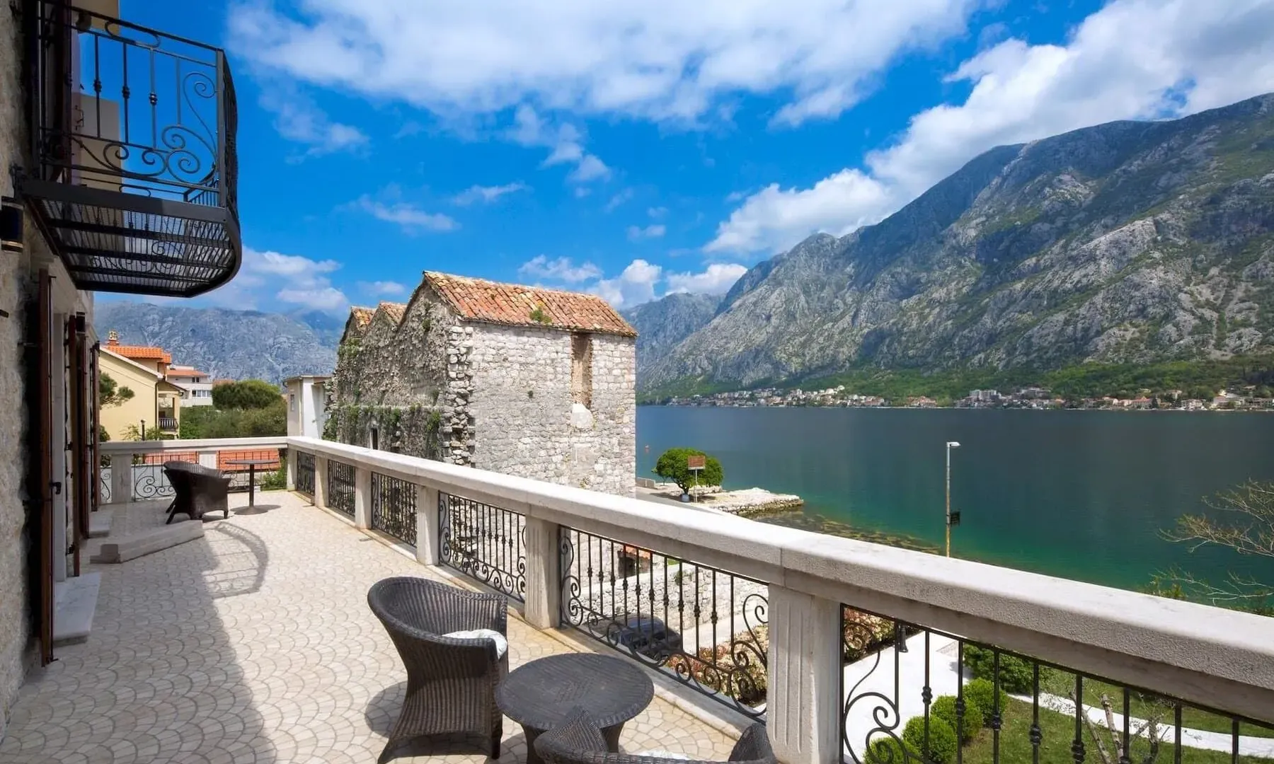 Sale, house, 497m², Prčanj, Kotor