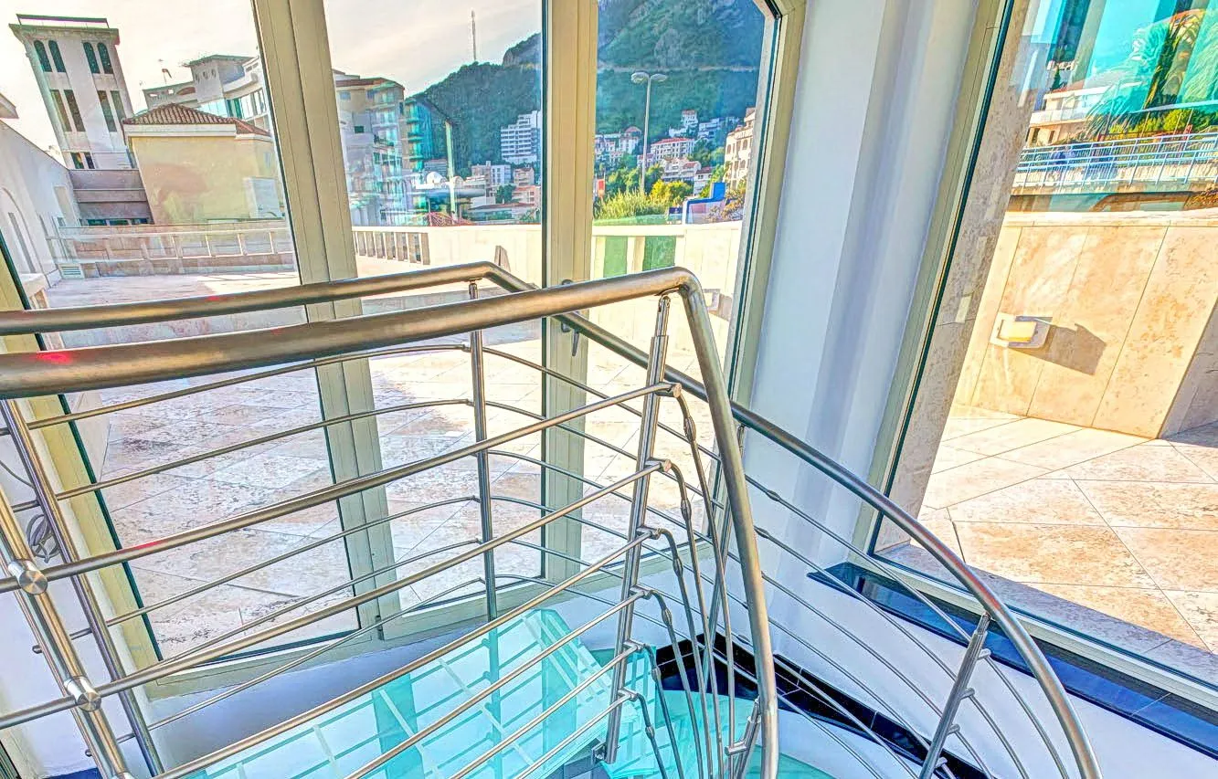 Prodaja, stan, 229m², Bečići, Budva