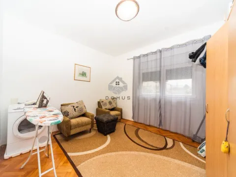 Prodaja, kuća, 83m², Tološi, Podgorica - image 11