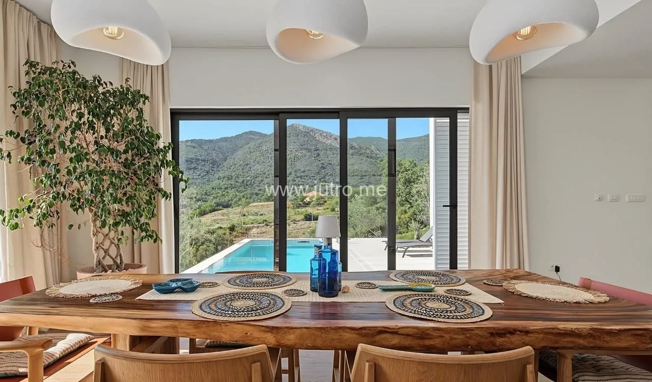 Sale, house, 220m², Kavač, Kotor