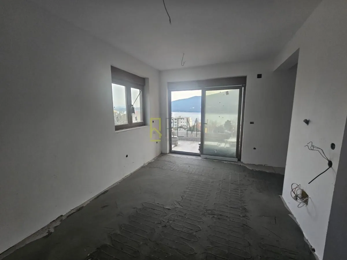 Prodaja, dvosoban stan, 54m², Đenovići, Herceg Novi