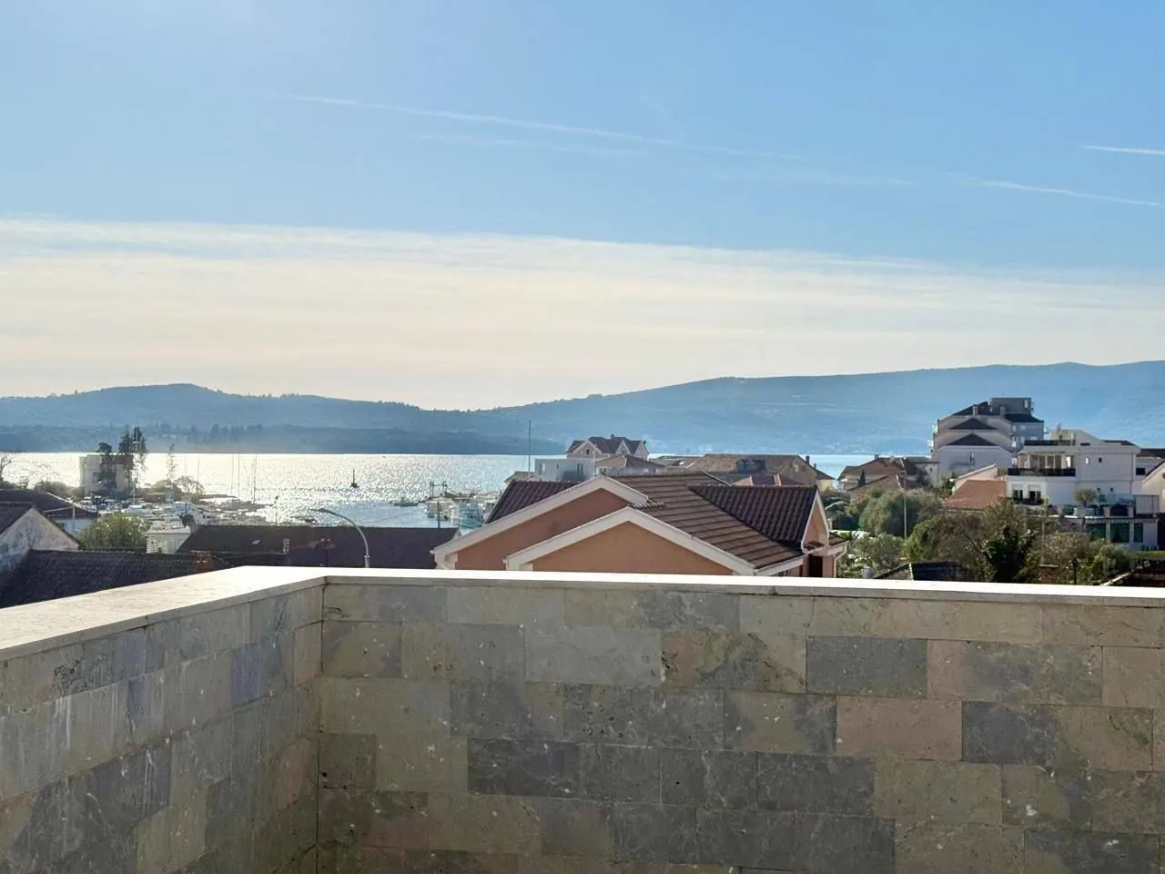 Prodaja, trosoban stan, 236m², Centar, Tivat