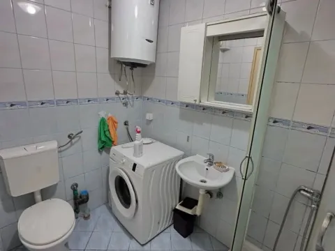 Izdavanje, dvosoban stan, 65m², Blok 9, Podgorica - image 10