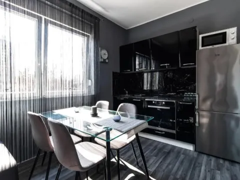 Izdavanje, trosoban stan, 65m², Hala Pionir, Palilula Sve Podlokacije - image 6