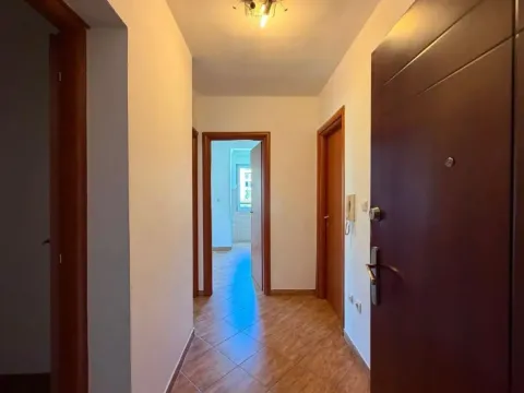 Rent, three bedroom apartment, 107m², Vezirov Most, Podgorica - image 5