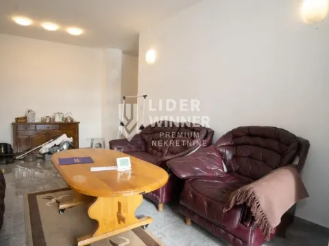 Sale, three bedroom apartment, 70m², Resnik, Beograd - image 2