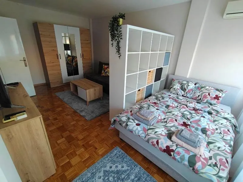 Rent, one bedroom apartment, 38m², Novi Beograd Sve Podlokacije, Beograd