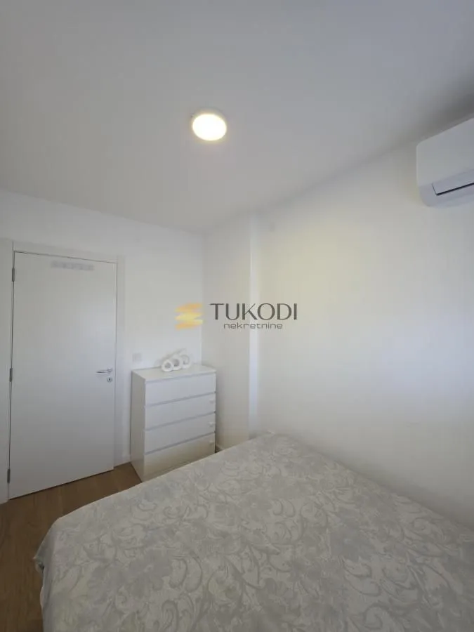 Izdavanje, trosoban stan, 65m², Novi Beograd Sve Podlokacije, Beograd