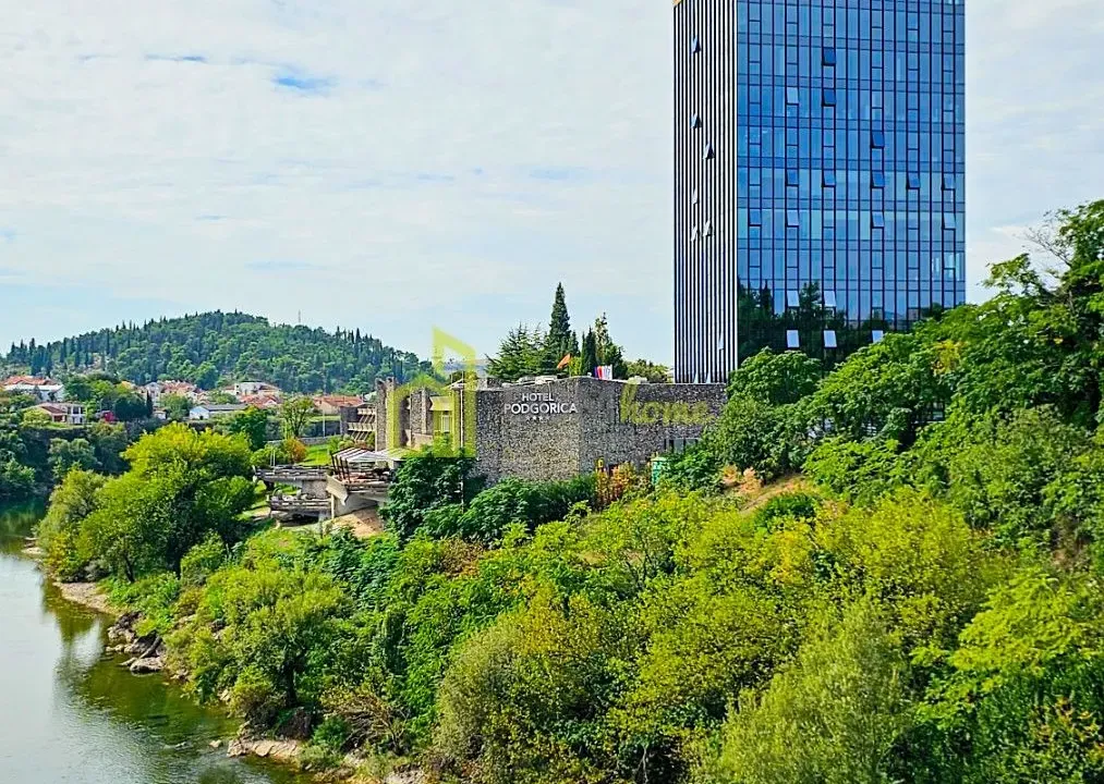 Izdavanje, poslovni prostor, 100m², Preko Morače, Podgorica