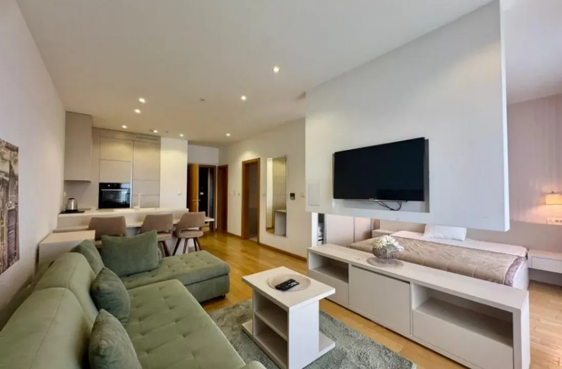 Izdavanje, jednosoban stan, 46m², Centar, Budva