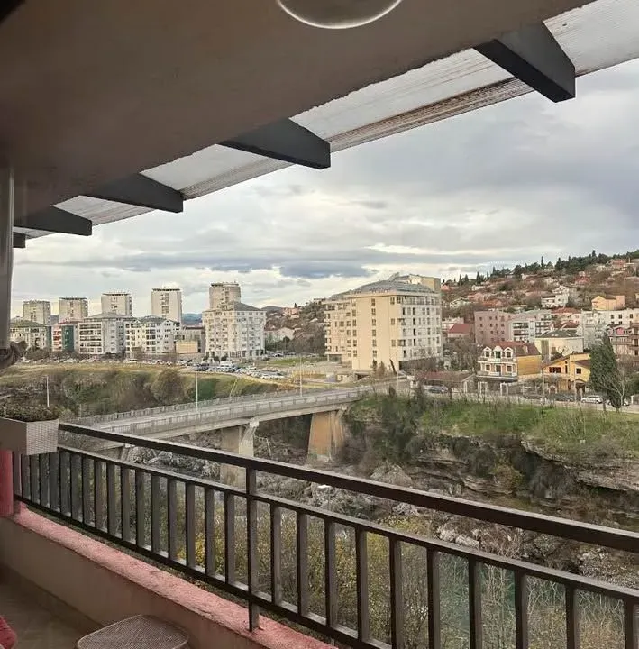 Izdavanje, jednosoban stan, 74m², Zagorič, Podgorica