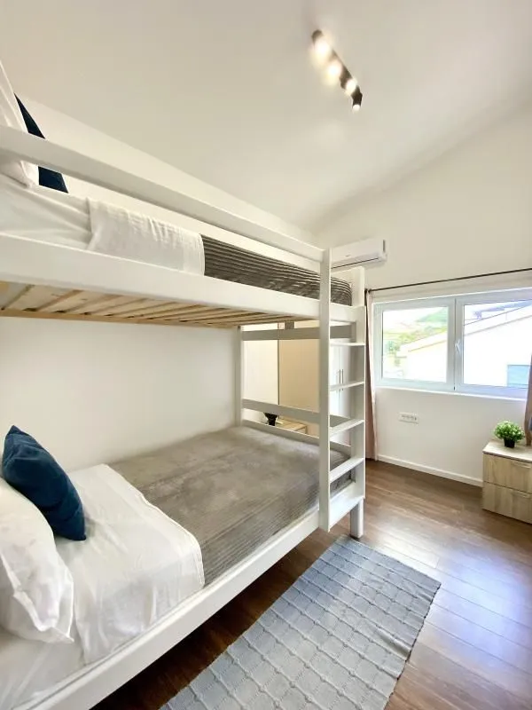 Rent, two bedroom apartment, 93m², Petrovac, Budva