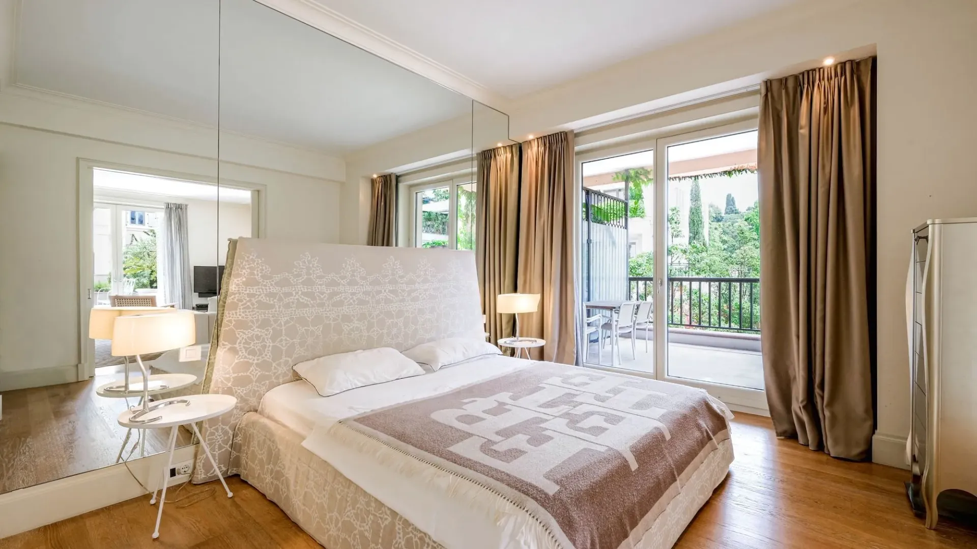 Prodaja, jednosoban stan, 68m², Tivat, Crna Gora