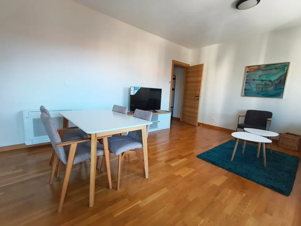 Izdavanje, dvosoban stan, 74m², Seljanovo, Tivat