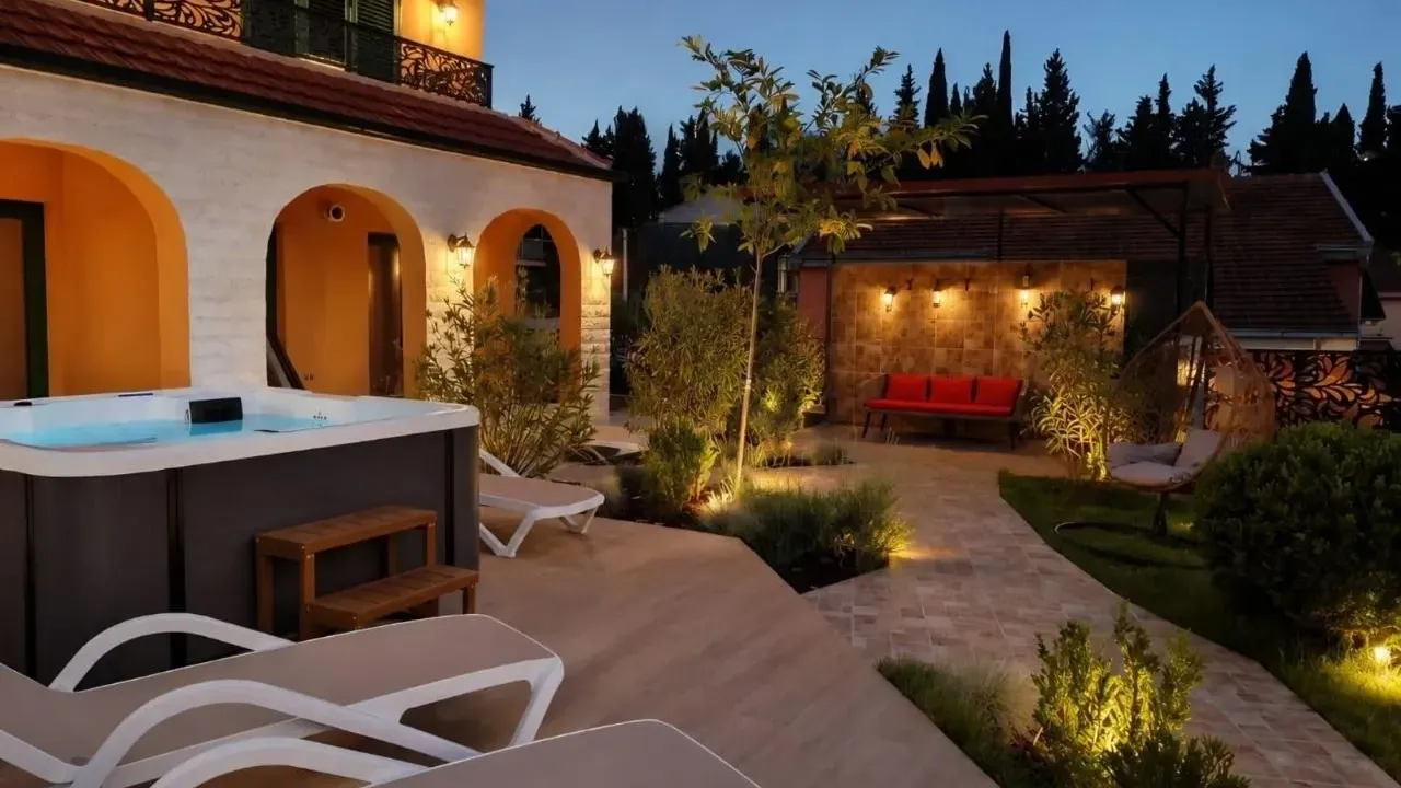Rent, two bedroom apartment, 100m², Donja Lastva, Tivat