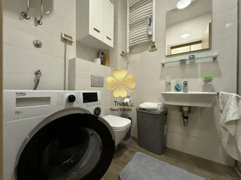 Izdavanje, jednosoban stan, 50m², City Kvart, Podgorica - image 9